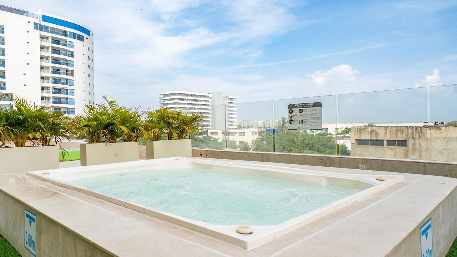 Apartamento Con Vista Al Mar Cerca Del Aeropuerto