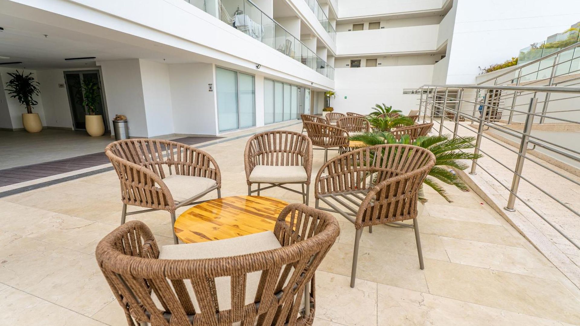 Apartamento Con Vista Al Mar Cerca Del Aeropuerto