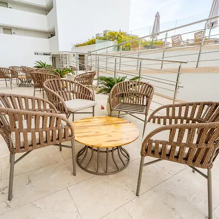 Apartamento Con Vista Al Mar Cerca Del Aeropuerto