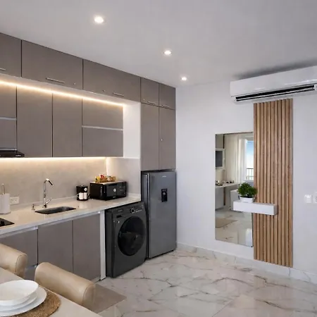 Apartamento Con Vista Al Mar Cerca Del Aeropuerto