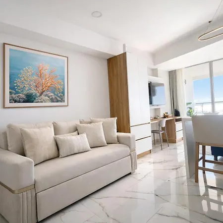 Apartamento Con Vista Al Mar Cerca Del Aeropuerto