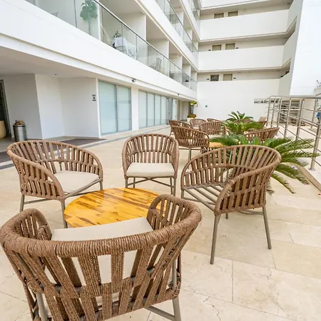 Apartamento Con Vista Al Mar Cerca Del Aeropuerto