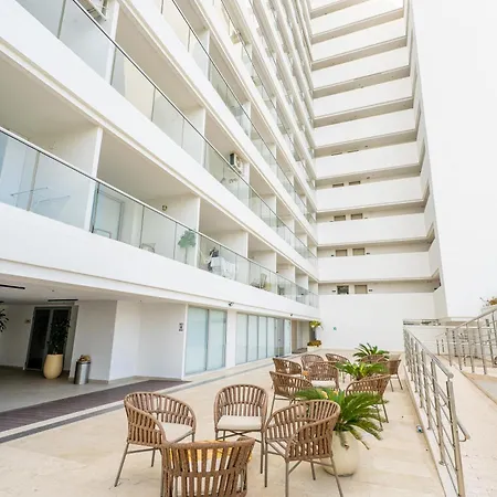 Con Vista Al Mar Cerca Del Aeropuerto Apartamento