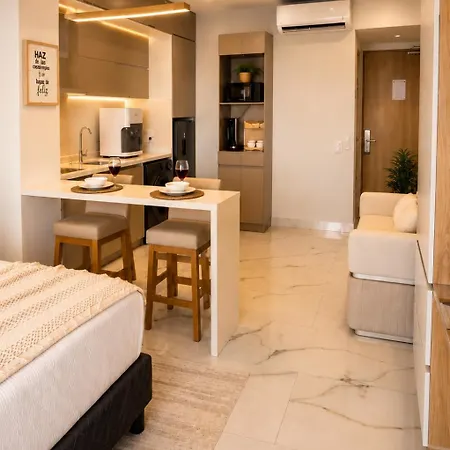 Con Vista Al Mar Cerca Del Aeropuerto Apartamento