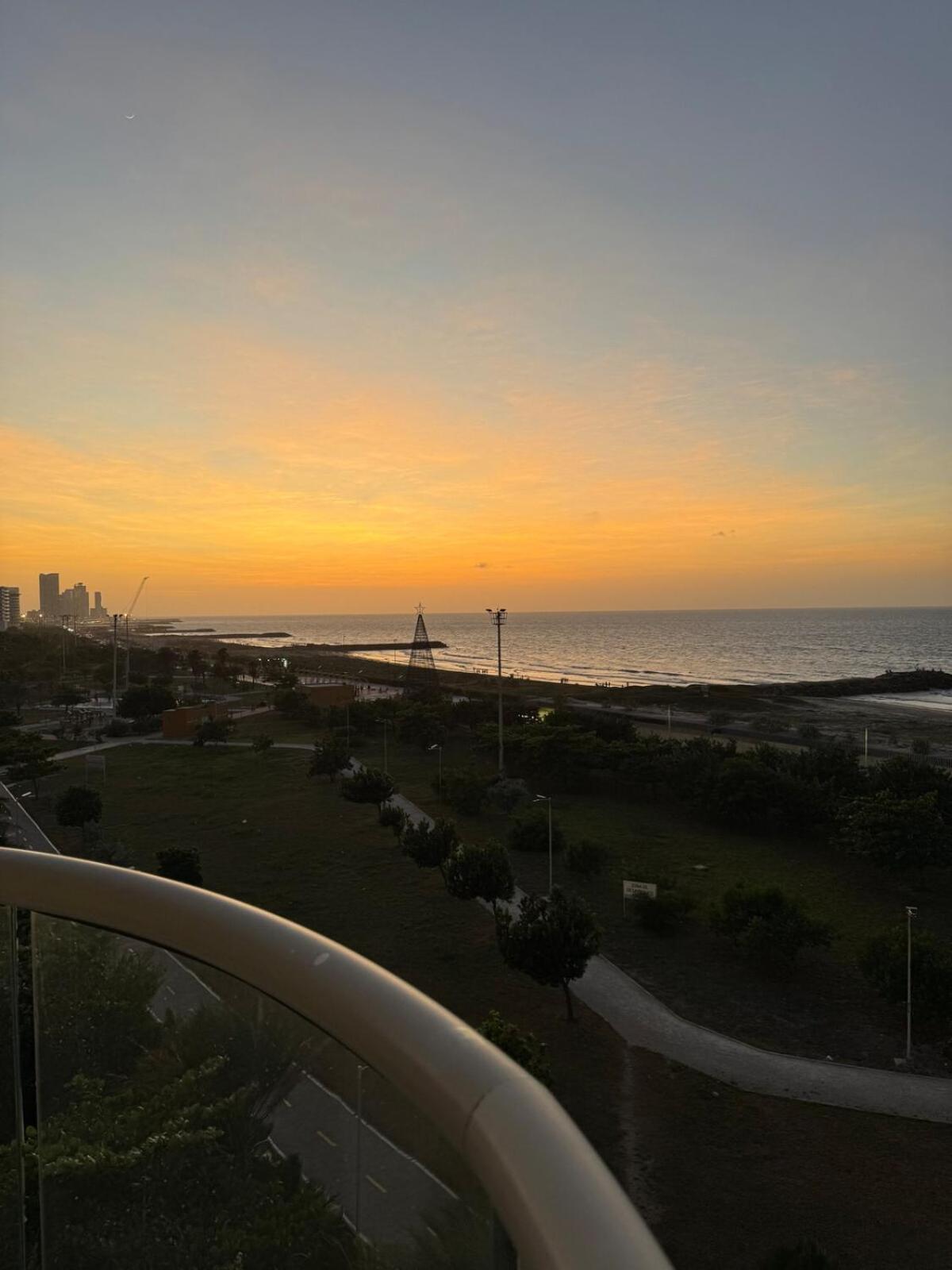 Con Vista Al Mar Cerca Del Aeropuerto